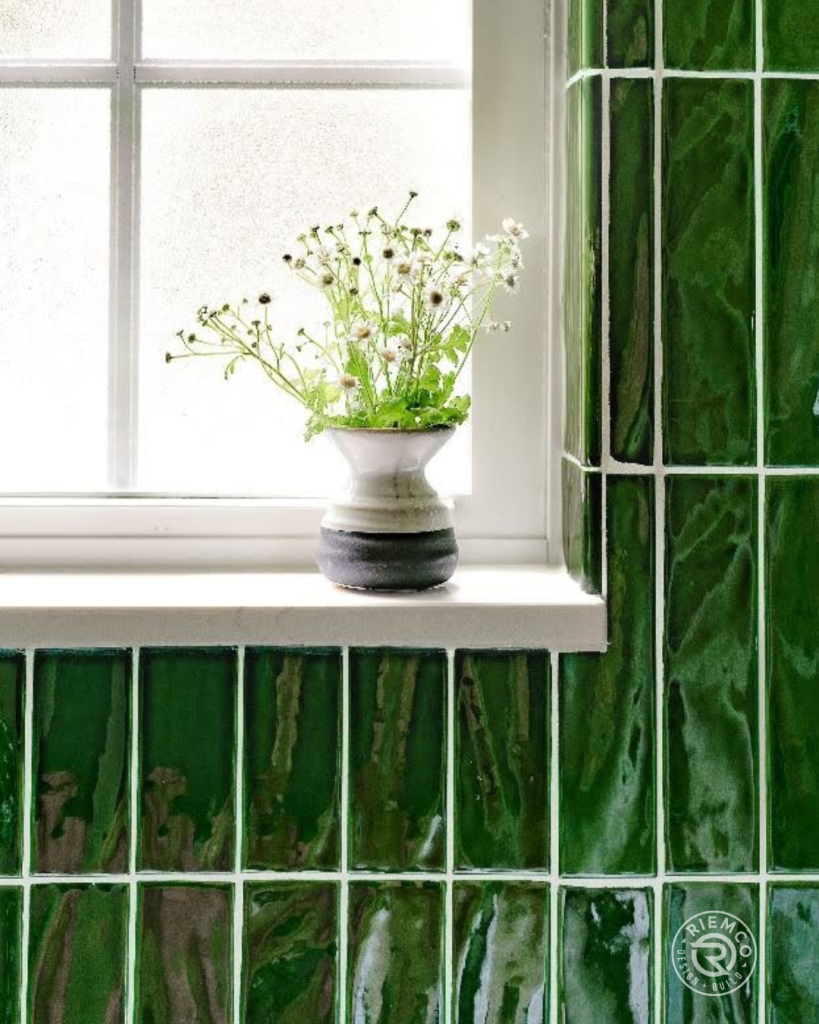 Biophilic Design - Green tile bath